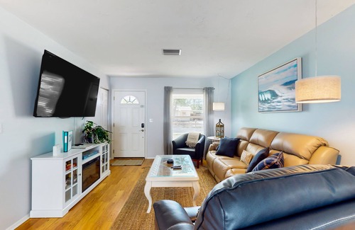 South Bradenton Casa | Dog-friendly home with private, heated pool, lanai, BBQ, & W/D