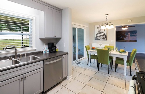 Rossville Casa | Dog-friendly home with a washer/dryer, backyard, central AC - near attractions