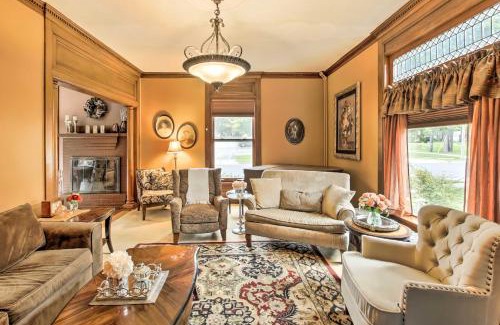 Sturgeon Bay Casa | Dog-Friendly Home with Balcony and Yard in Surgeon Bay