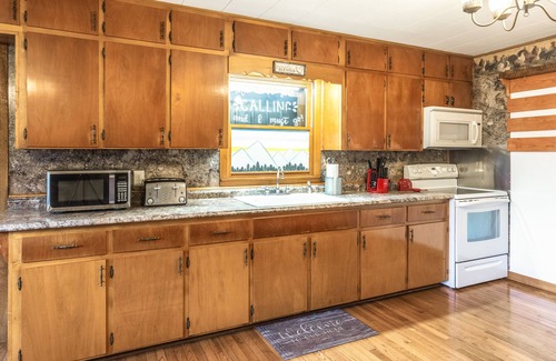 Sylva Casa | Dog-friendly home with a firepit, fireplace, grill, pool table, & air hockey