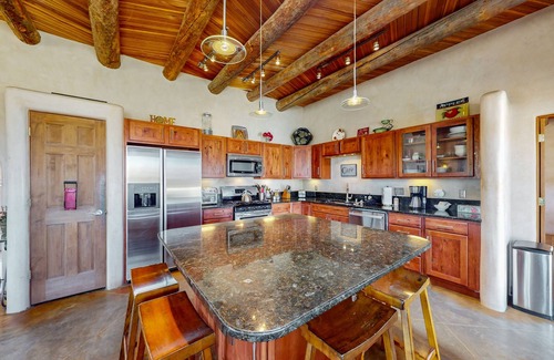 Taos Casa | Dog-friendly home with amazing Taos Mountain & El Salto views, W/D, & jetted tub