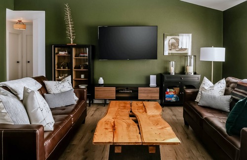 Bozeman Casa | Dog-friendly home with a game room, washer/dryer, grill, and full kitchen