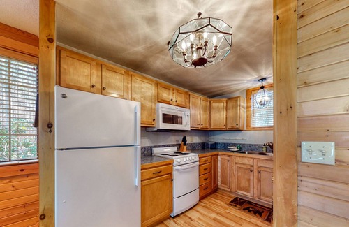 Fryeburg Apartamento | Dog-friendly home with fireplace, washer/dryer, patio, cable, & WiFi