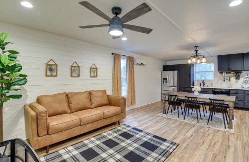 Midlothian Casa | Dog-Friendly Home with Yard and Fire Pit in Midlothian