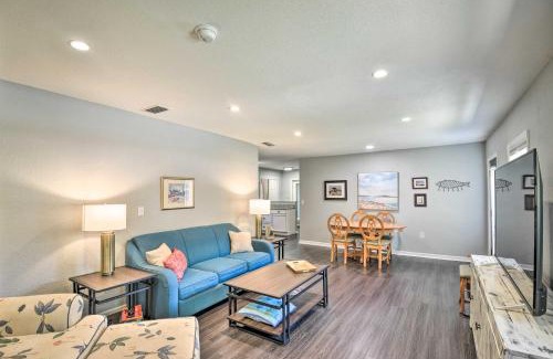Harbor Oaks Bay Shore Casa | Dog-Friendly Home with Gas Grill - Walk to Rose Bay!