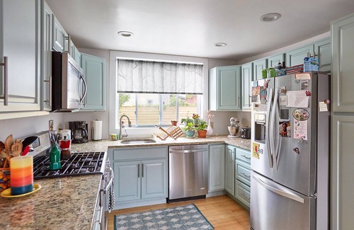 Kingston Casa | Dog friendly house with fenced yard in Kingston's Midtown Arts District