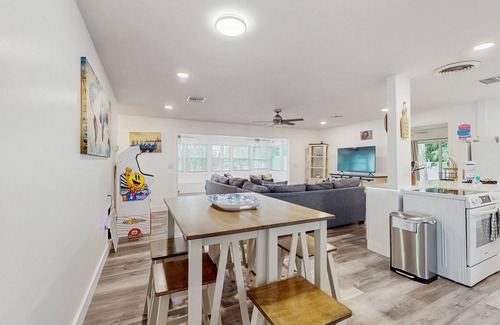 Sanibel Casa | Dog friendly house with private pool, bikes for guest use, and internet