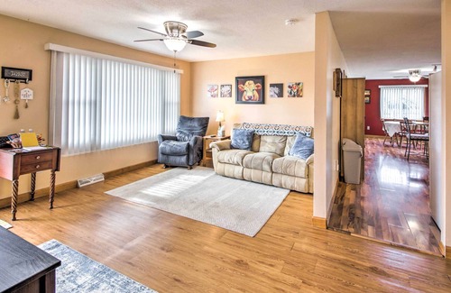 Palestine Cabaña | Dog-friendly Illinois Home w/ Private Yard!