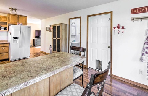 Palestine Casa | Dog-Friendly Illinois Home w/ Private Yard!