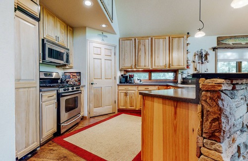 Lac du Flambeau Casa | Dog-friendly, lakefront dream home w/ an indoor sauna & private dock