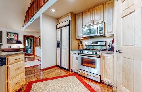 Lac du Flambeau Casa | Dog-friendly, lakefront dream home w/ an indoor sauna & private dock