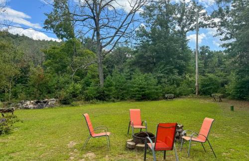 Lake George Casa | Dog-Friendly Lake George Home 3 Mi to Beach!