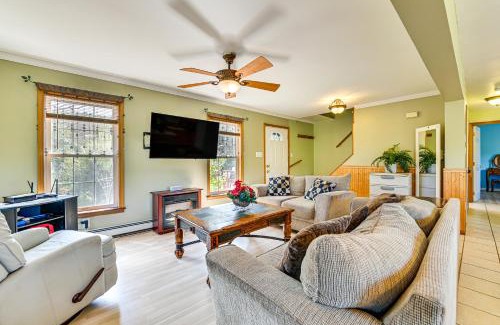 Lake George Casa | Dog-Friendly Lake George Home 3 Mi to Beach!