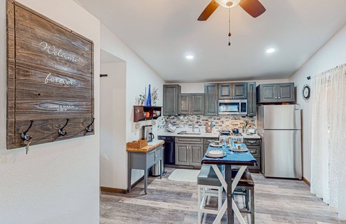 Mono Vista Casa | Dog-friendly lakefront cabin with canoes, athletic courts, grill, & horse stable