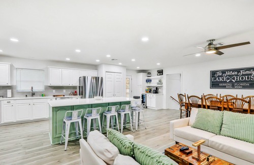 Sebring Casa | Dog-friendly lakefront home with fast WiFi, central AC, patio, & game room