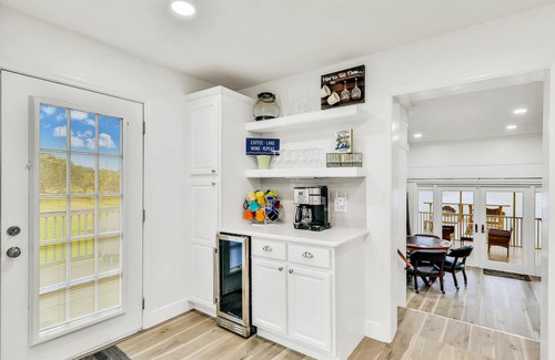 Sebring Casa | Dog-friendly lakefront home with fast WiFi, central AC, patio, & game room