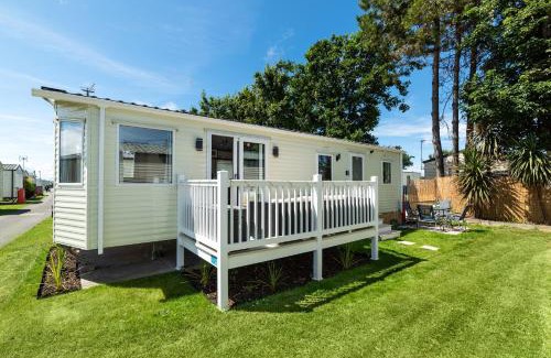 Prestatyn Casa | Dog Friendly Lovely Caravan by Beach Prestatyn N Wales 6 Berth Read full Host details before booking Mon in to Fri out Fri in to Mon out Mon to Mon Fri to Fri ONLY