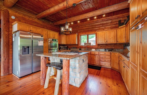 Thayerville Casa | Dog Friendly Luxury Estate w/ Fire Pit, Hot Tubs & Dock