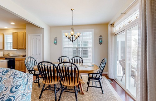 Millville Casa | Dog-friendly Millville by the Sea home with large yard, porch, grill, AC, & WiFi