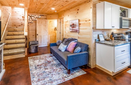 Scaly Mountain Casa | Dog-friendly mountain-view house with near skiing with Starlink internet