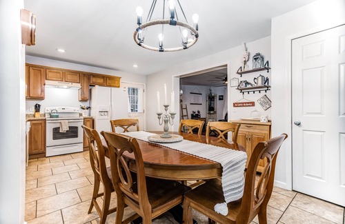 Cullowhee Casa | Dog-Friendly Mountain Cabin Near Lakes & Trails w/Free WiFi, W/D, Deck, Firepit