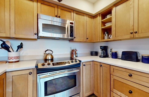 Plymouth Casa | Dog-friendly mountain view home near Okemo & Killington with washer/dryer