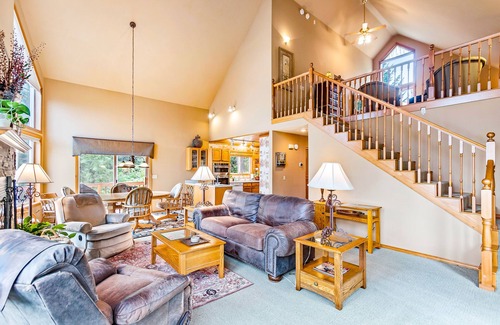 Sandpoint Casa | Dog-friendly mountain retreat near skiing with lake view, hot tub, & balcony