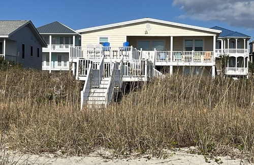 Ocean Isle Beach Cabaña | Dog-Friendly, No-Smoking, Ocean Front Cottage, Center of the Island