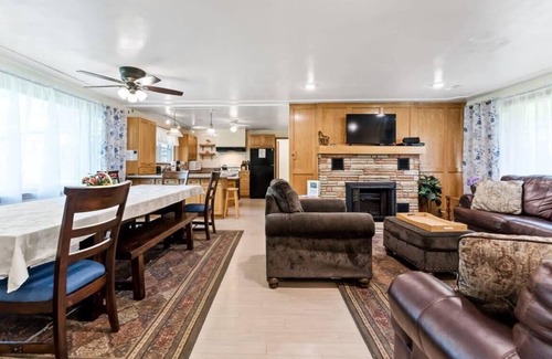 Kendall Casa | NUEVO * APERTURA MAY19 * * ROBLE BLANCO HAN * ACOGEDOR / CHIMENEA / TUB CALIENTE * S HABIDO / SAUGATUCK