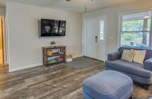 Tranquil Harbour Casa | Dog-Friendly Oak Island Rental - 1 Mi to Beach!