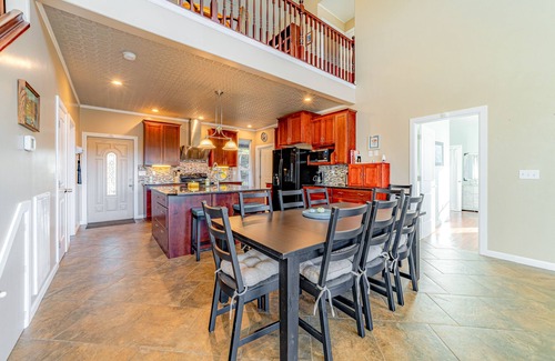 Gold Beach Casa | Dog-friendly ocean view home with WiFi, remote work spaces, and washer/dryer