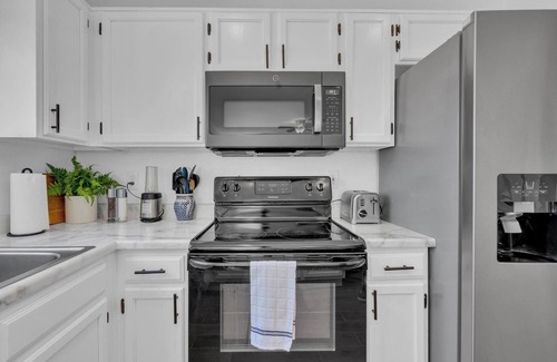 Oro Valley Casa | Dog-Friendly Oro Valley Retreat. 3BR/3BA,Pool, Hot Tub, Near Hiking, Golf & LOOP