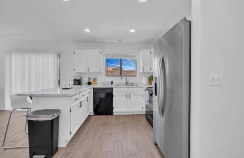 Oro Valley Casa | Dog-Friendly Oro Valley Retreat. 3BR/3BA,Pool, Hot Tub, Near Hiking, Golf & LOOP