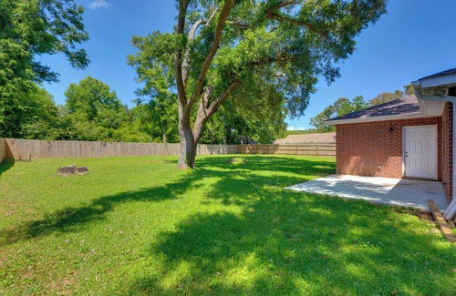 Pensacola Heights Apartamento | Dog-Friendly Pensacola Duplex ~ 7 Mi to Downtown
