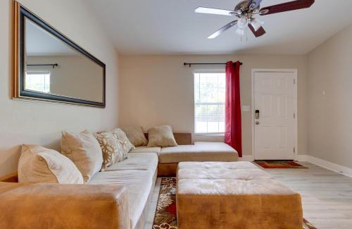 Pensacola Heights Apartamento | Dog-Friendly Pensacola Duplex about 7 Mi to Downtown