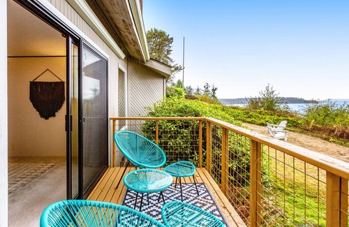 Hansville Casa | Dog-friendly Puget Sound cottage with private gym, sweeping views, fireplace