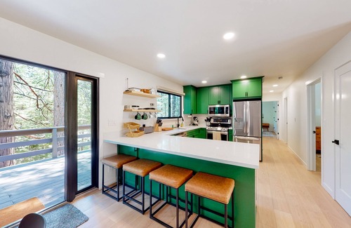 Glencoe Cabina | Dog-friendly remodeled home with forest views, wood stove, deck, washer/dryer