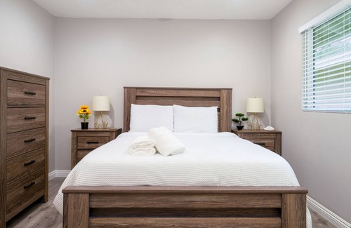Orange Casa | Dog-friendly retreat near Disney with enclosed yard, cornhole, central AC, & W/D