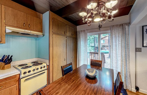 Glencoe Cabina | Dog-friendly retreat with fast WiFi, furnished deck, gas grill, & fire table