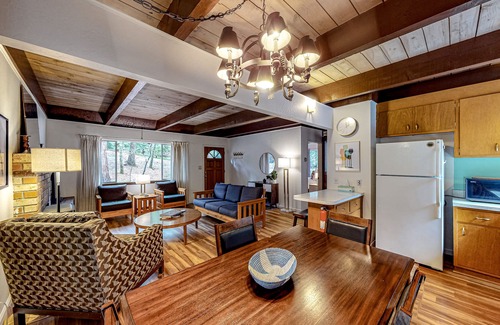 Glencoe Cabina | Dog-friendly retreat with fast WiFi, furnished deck, gas grill, & fire table