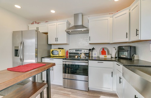 Rochester Casa | Dog-Friendly Rochester Home ~ 3 Mi to Downtown!