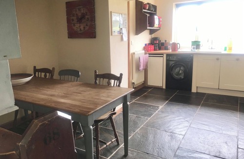 Bridport Cabaña | Se admiten perros, ubicación rural, en una red de senderos, cerca del pub del país