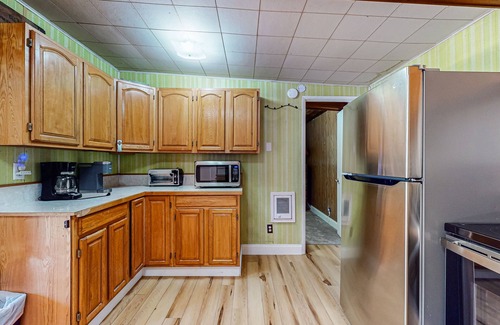 Heceta Beach Casa | Dog-friendly rustic house near ocean and golf with washer/dryer & gas grill