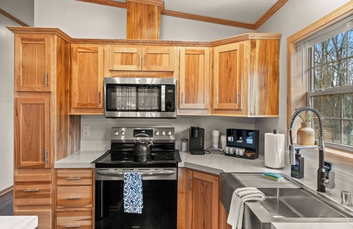 Nekoosa Cabaña | Dog Friendly Sand Valley Lake Camelot