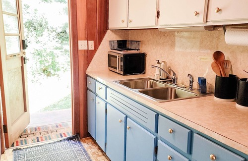 Sylva Cabina | Dog Friendly Smoky Mts A-Frame with Views and Modern Decor