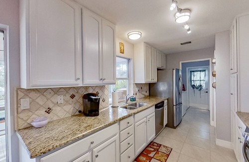 Port Charlotte Casa | Dog-Friendly, Snowbird-Ready Florida Escape – Near Beaches & Golf