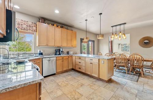 Wildernest Casa | Dog Friendly Stay Near Trails in Silverthorne
