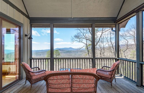 Pisgah Forest Casa | Dog-friendly Sutton Knob cottage with long-range Pisgah views and wood fireplace