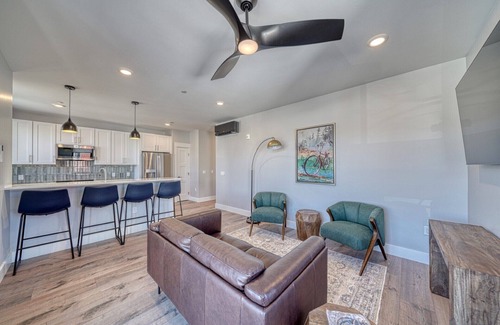 Salida Condominio | Dog Friendly! The Mayfly Hotel, Unit 1C