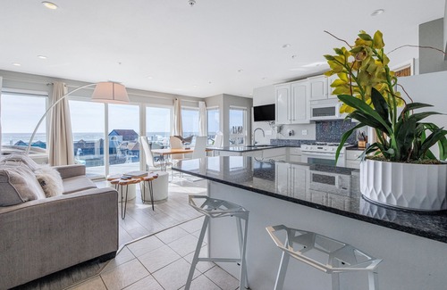 Cayucos Casa | Dog-friendly townhome with ocean/pier views & furnished deck - walk to beach